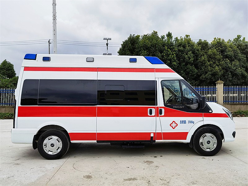 福特V348长轴高福星监护型救护车