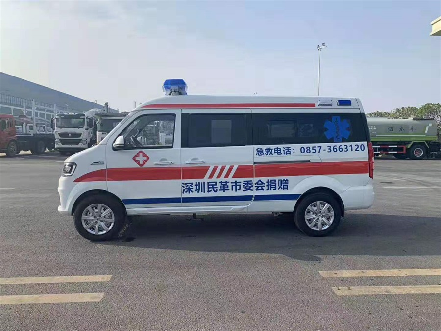 国六金杯小海獅S救护车
